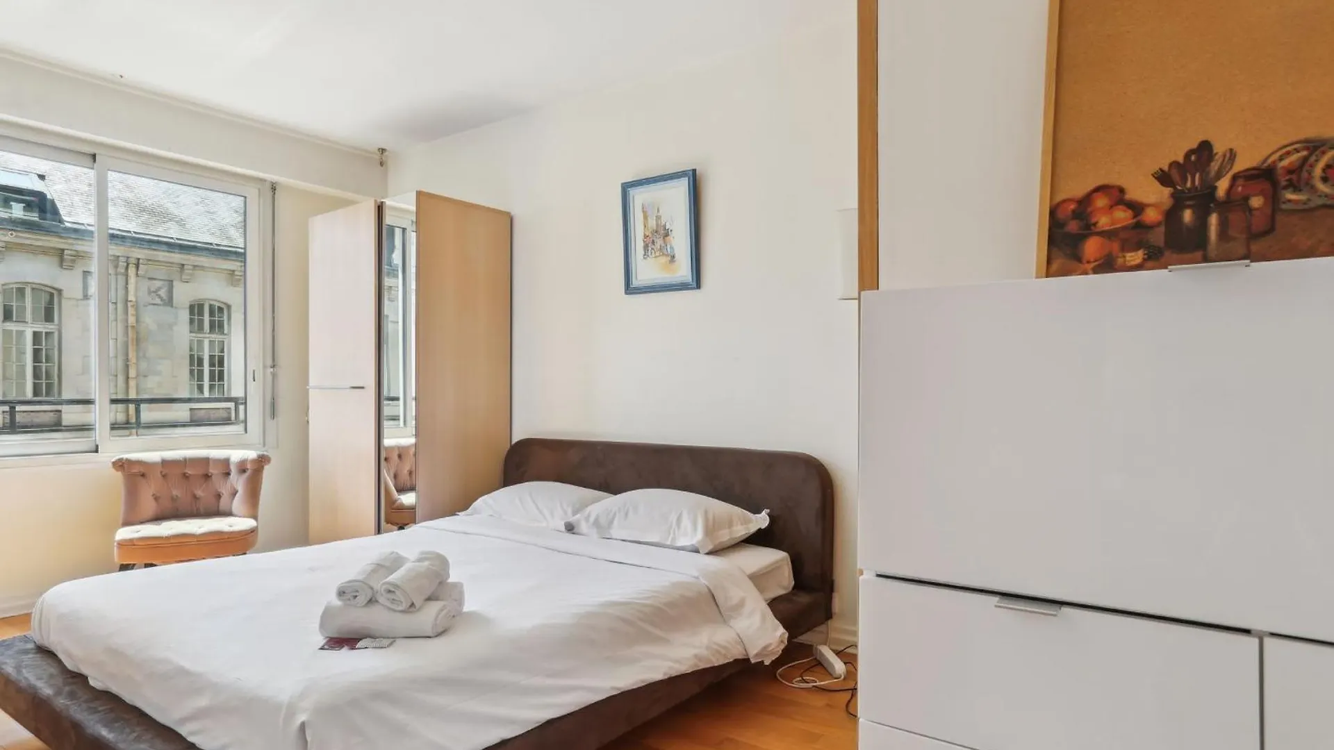 شقة Trocadero & Arc De Triomphe - 1Br With Balcony باريس فرنسا
